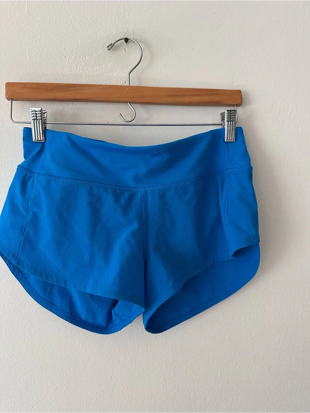 NWOT Lululemon Speed Up LR short 2.5” Lined blue size 4